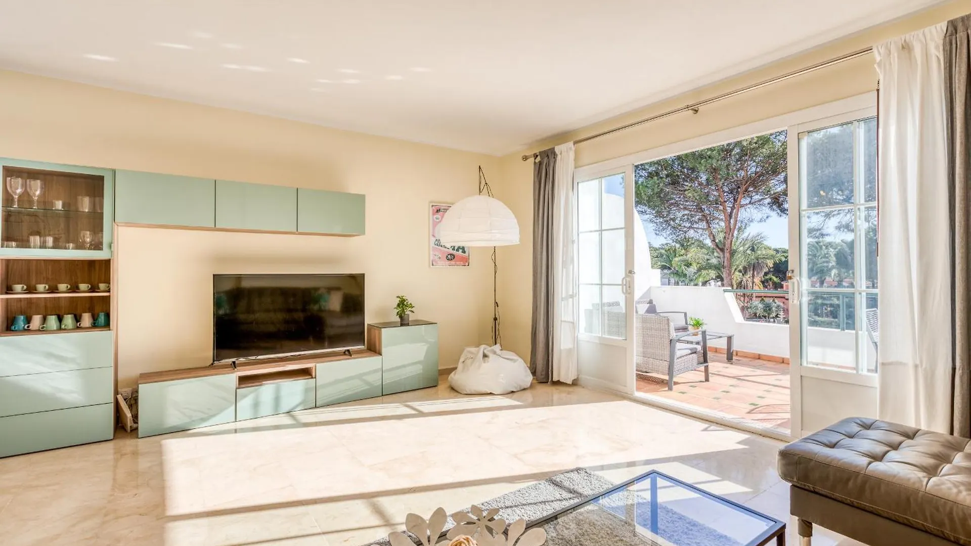에스테포나 Life El Presidente Penthouse Pool View 아파트 0*,  스페인