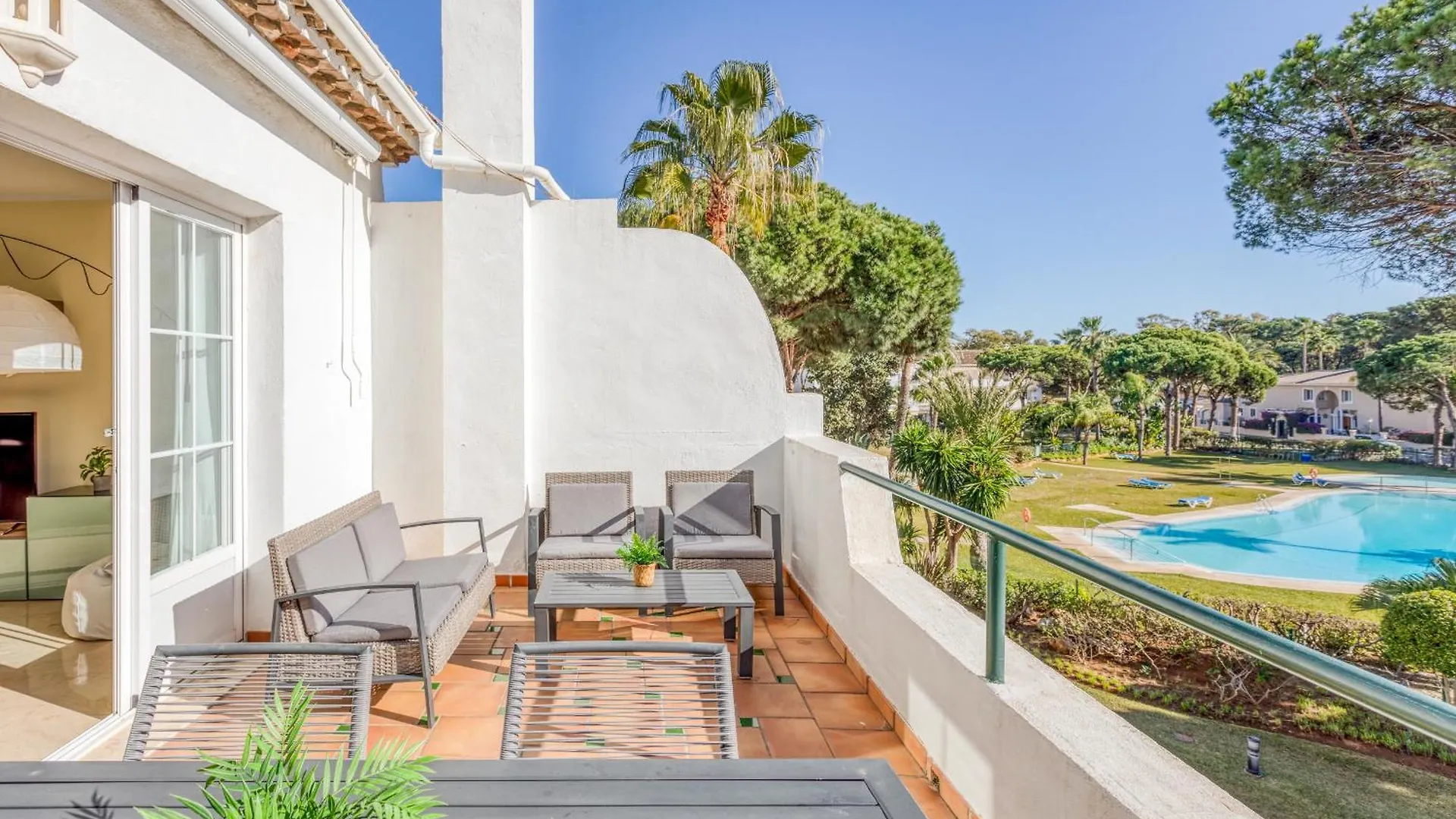 에스테포나 Life El Presidente Penthouse Pool View 아파트