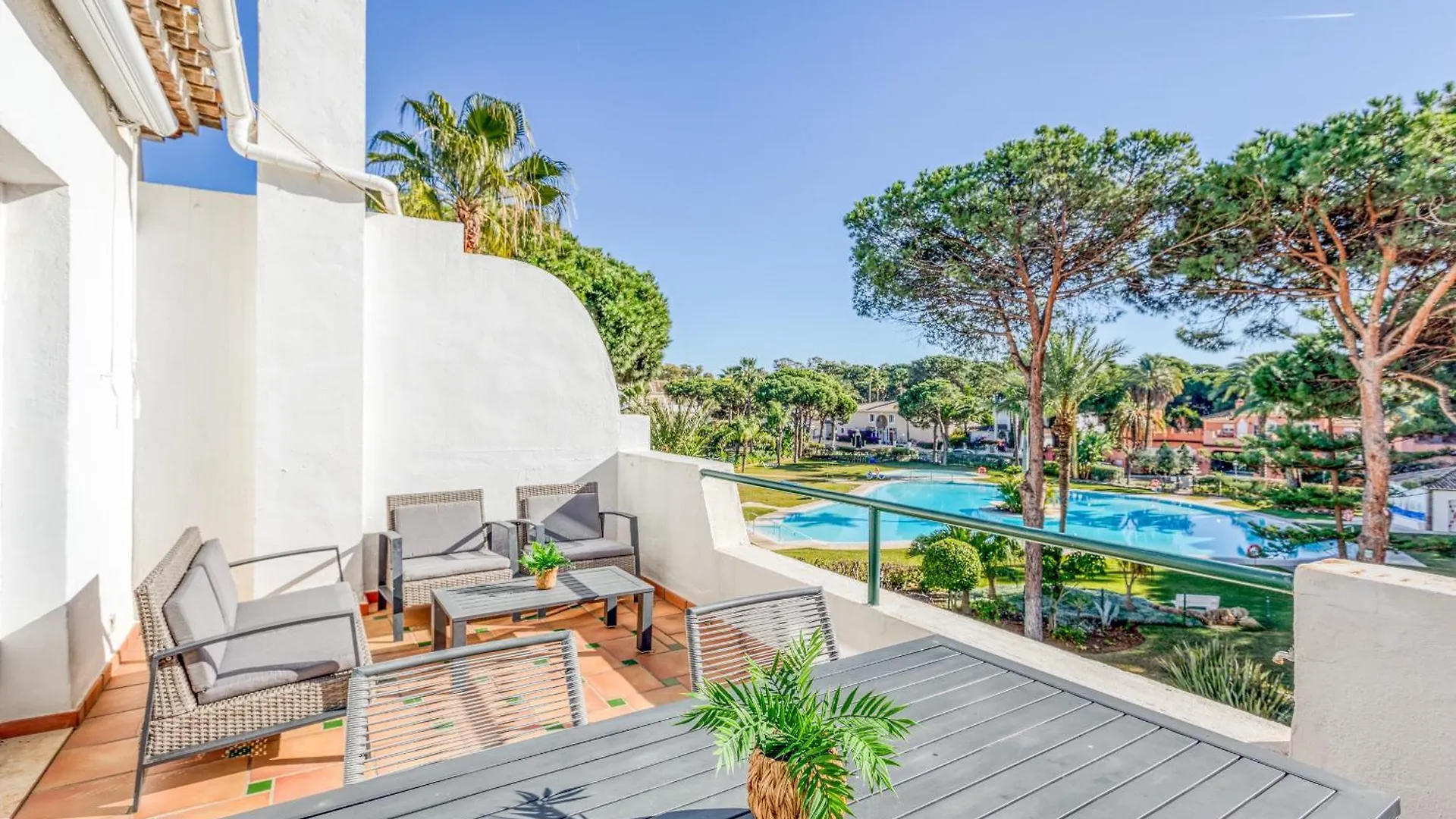 에스테포나 Life El Presidente Penthouse Pool View 아파트
