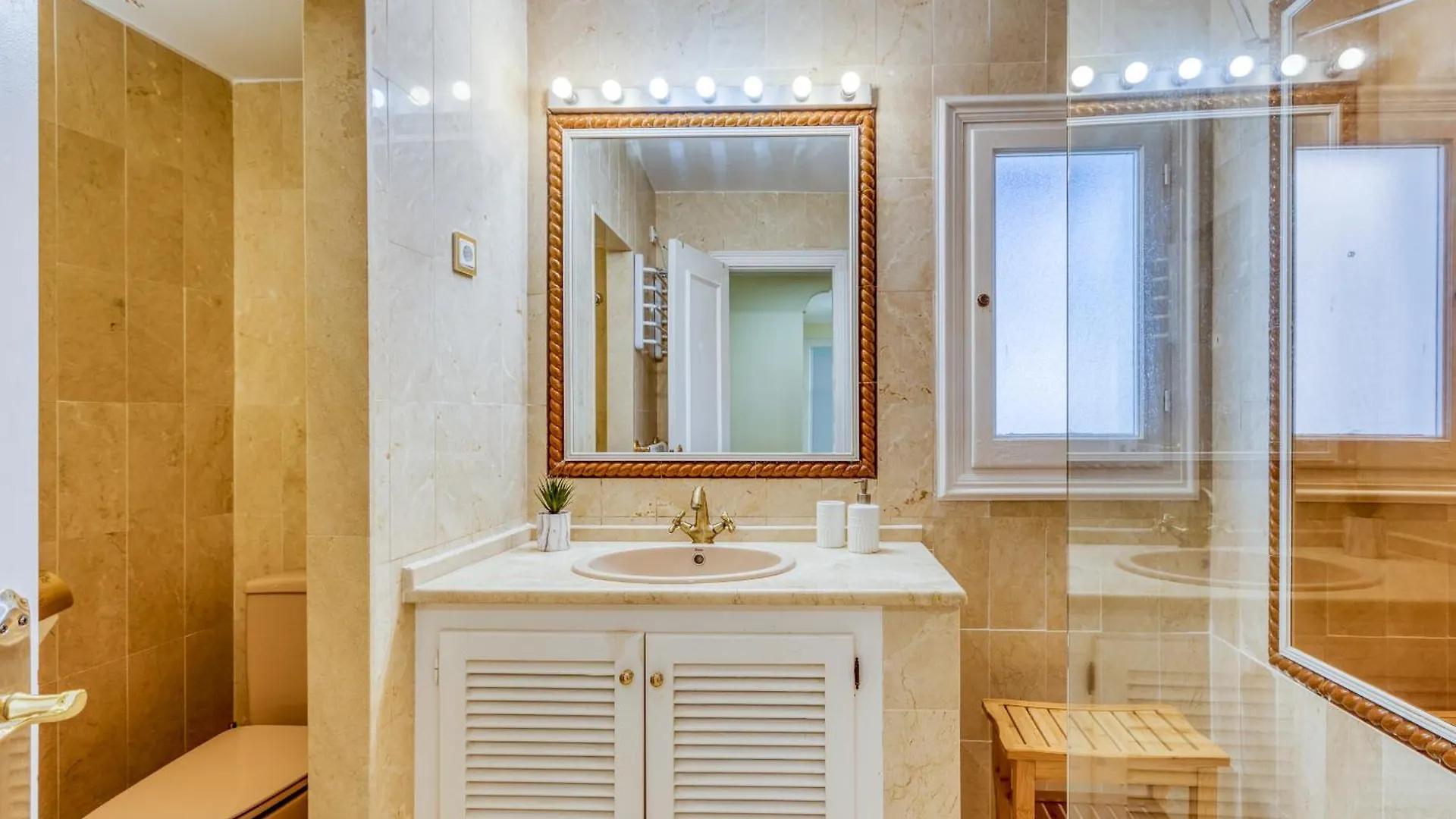 에스테포나 Life El Presidente Penthouse Pool View 아파트