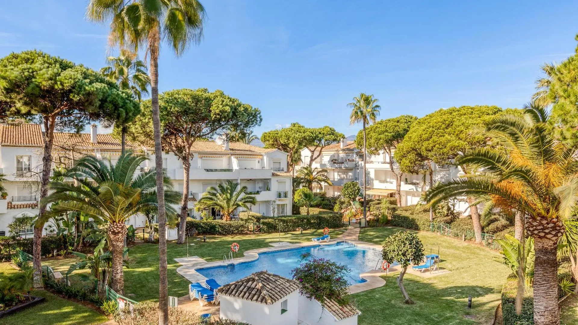 에스테포나 Life El Presidente Penthouse Pool View 아파트 스페인